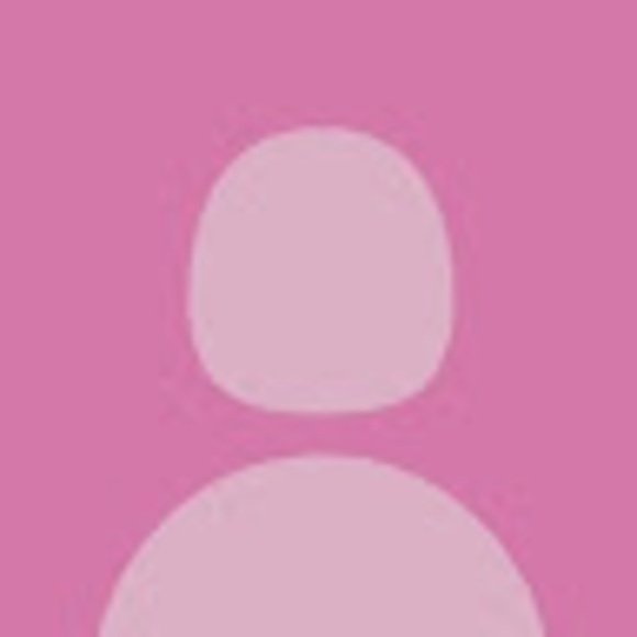 Meet your Posher, Ariana - Picture 1 of 1